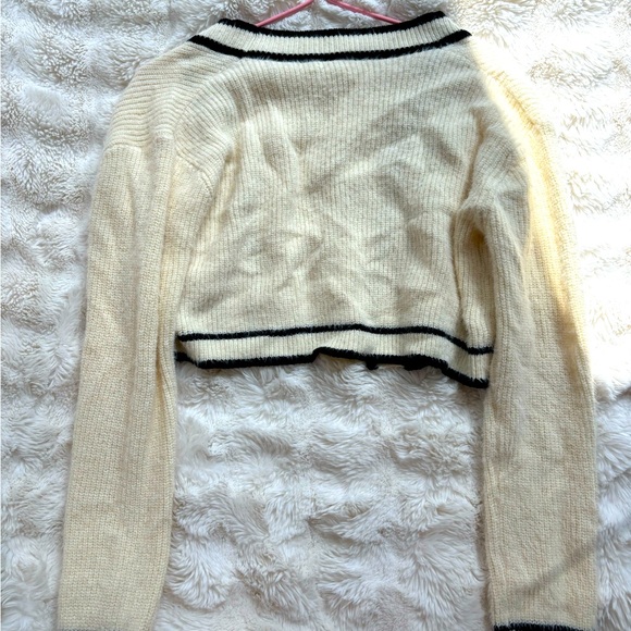 SOLD Sweater set 🤍 - Picture 3 of 4